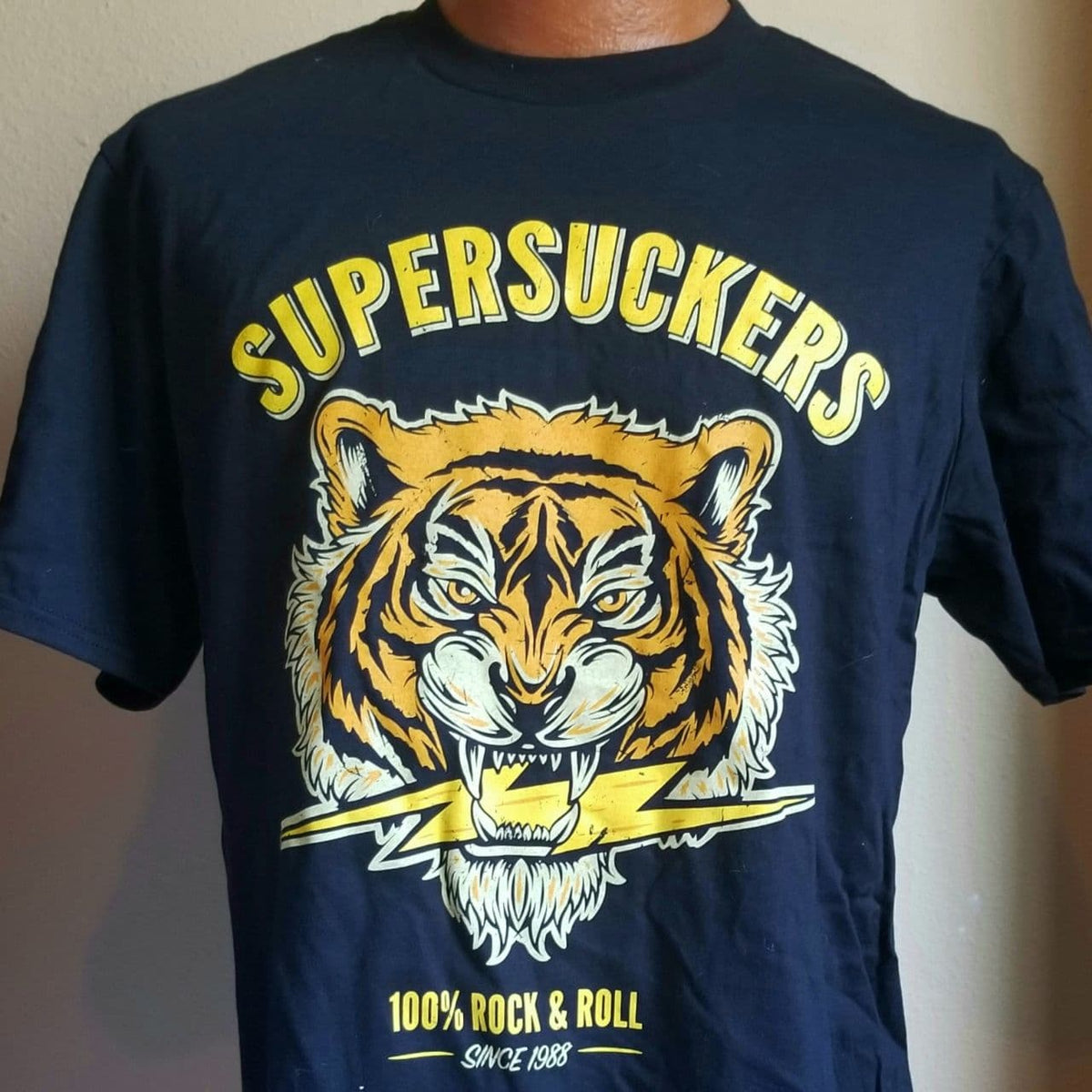 Camiseta Survivor eye of the tiger rock clássico anos 80 no Shoptime